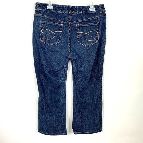Chico's Platinum 2.5 Ultimate Fit Jeans Dark Wash Short Re-hemmed Dark Wash - Picture 3 of 8